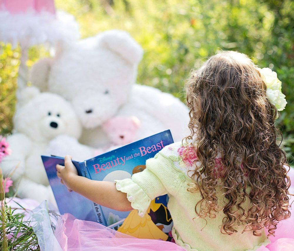 True literacy: the wonder of a good story, well told little-girl-reading-912380_1280