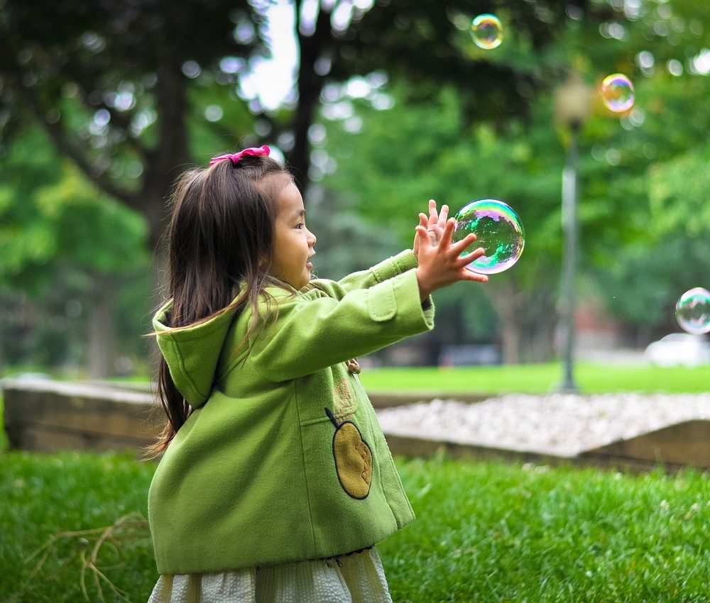 Science for preschoolers girl-918686_1280